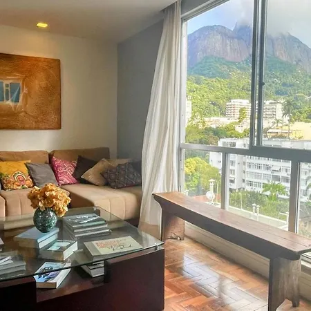 Amplo E Iluminado Apartamento Na Gavea